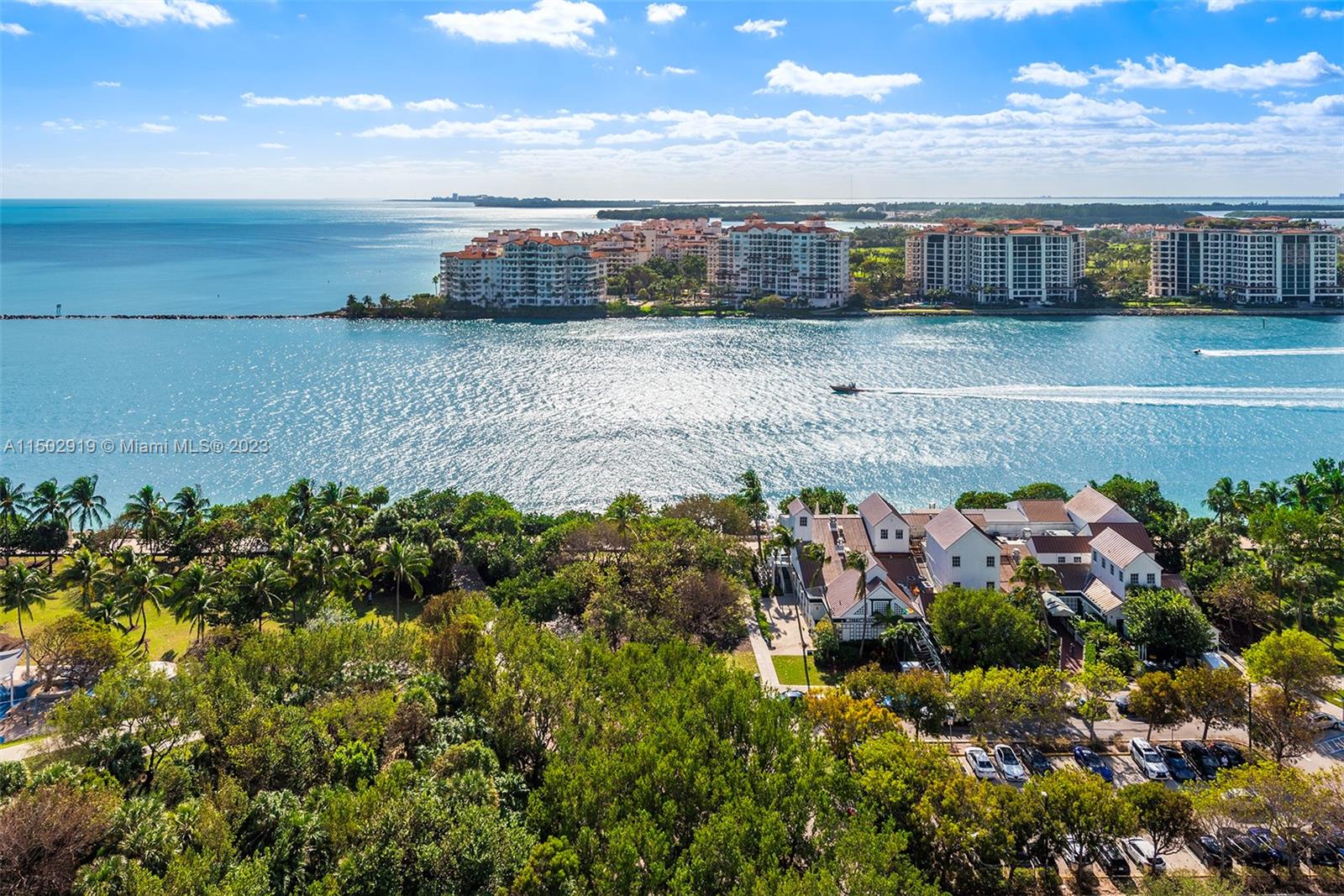 CONTINUUM ON SOUTH BEACH - Residential