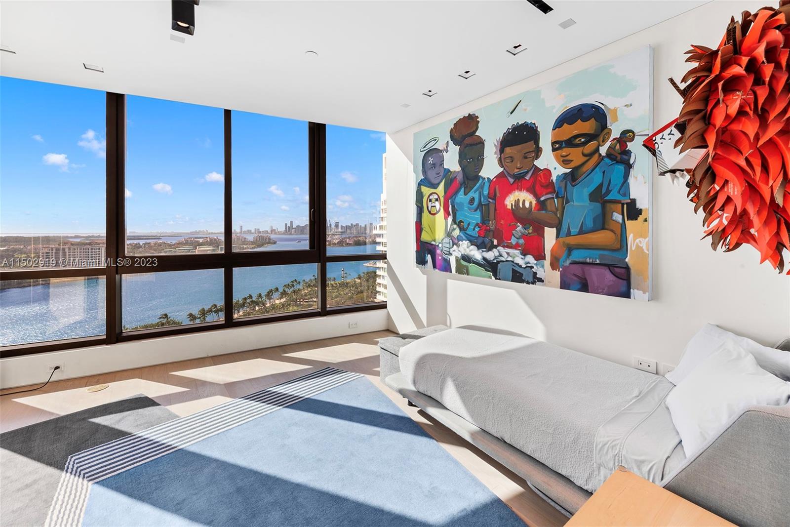 CONTINUUM ON SOUTH BEACH - Residential