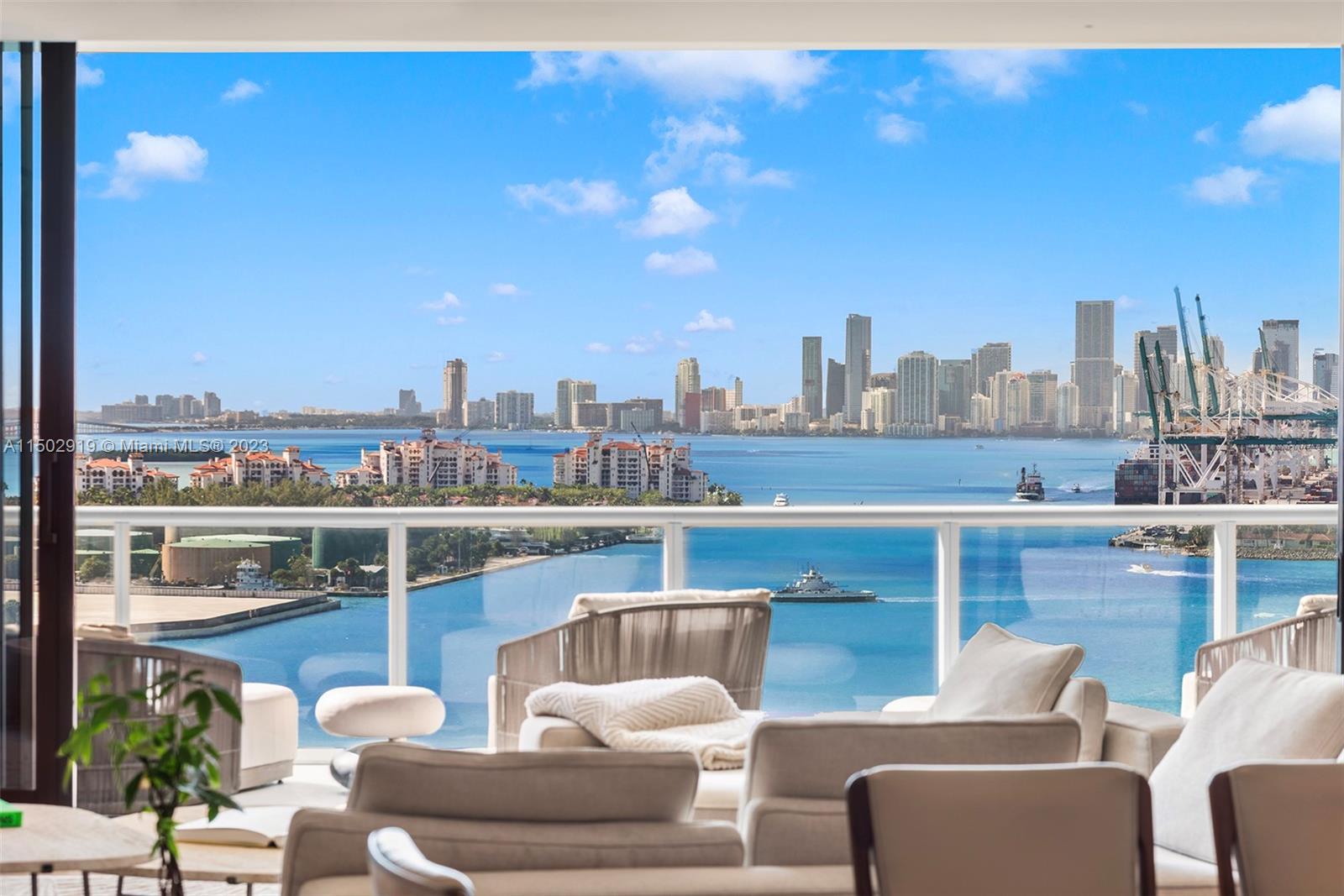 CONTINUUM ON SOUTH BEACH - Residential