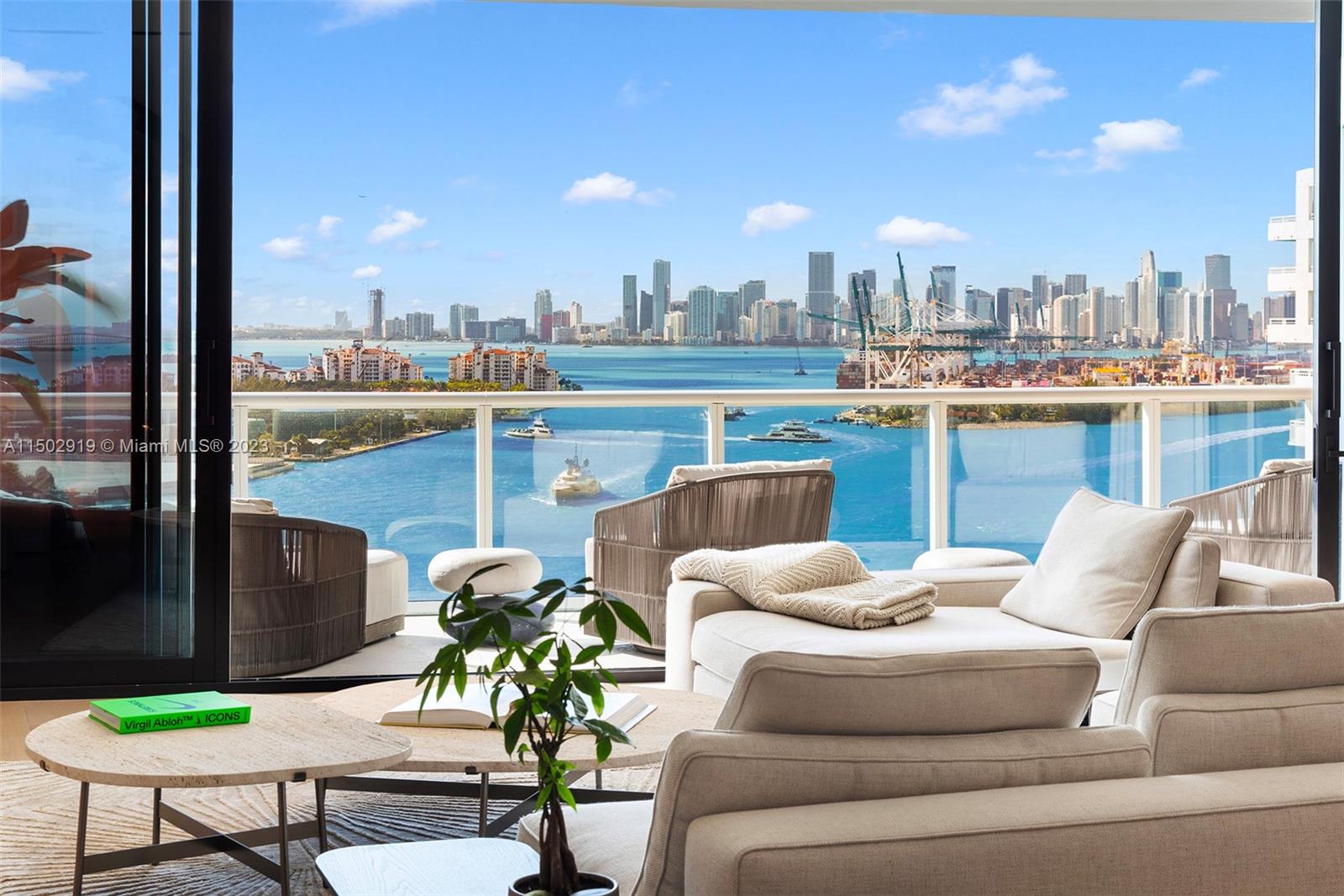CONTINUUM ON SOUTH BEACH - Residential