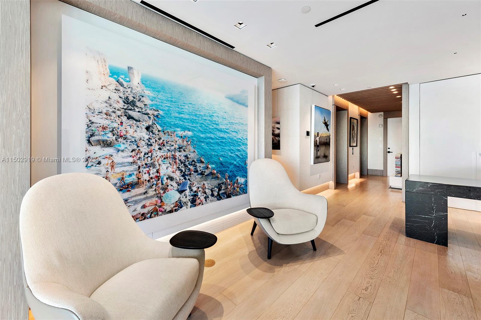 CONTINUUM ON SOUTH BEACH - Residential