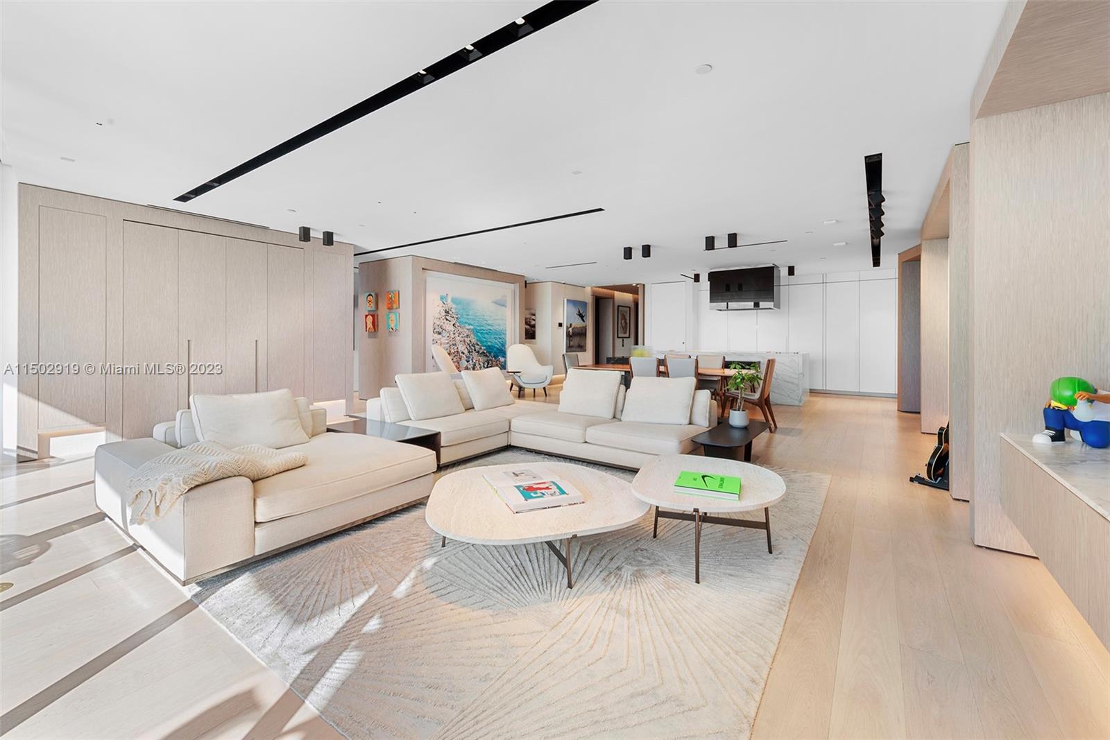 CONTINUUM ON SOUTH BEACH - Residential