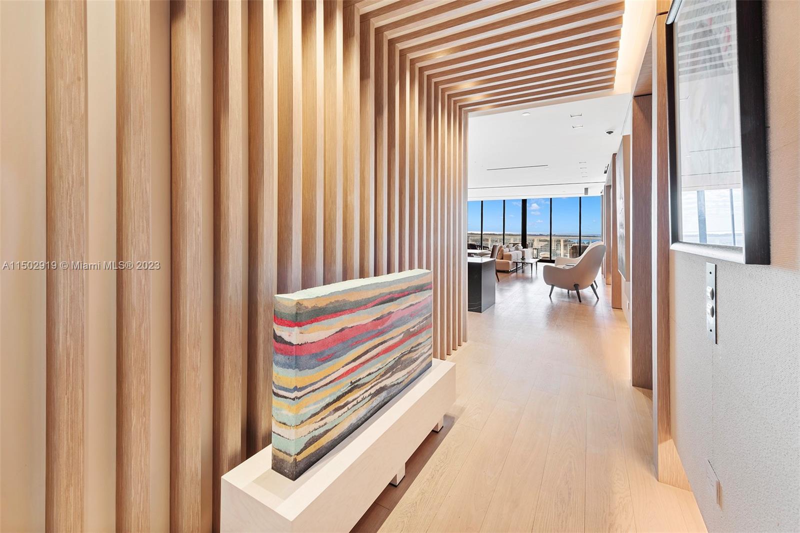 CONTINUUM ON SOUTH BEACH - Residential
