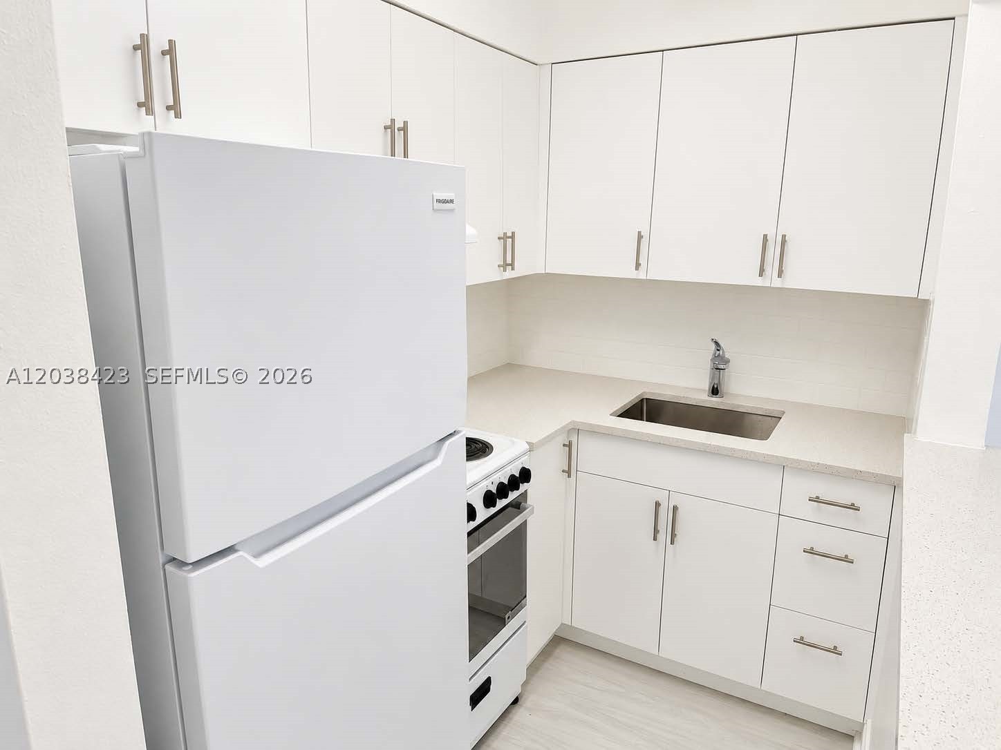 EVERGLADE LAND SALES CO - Residential Lease