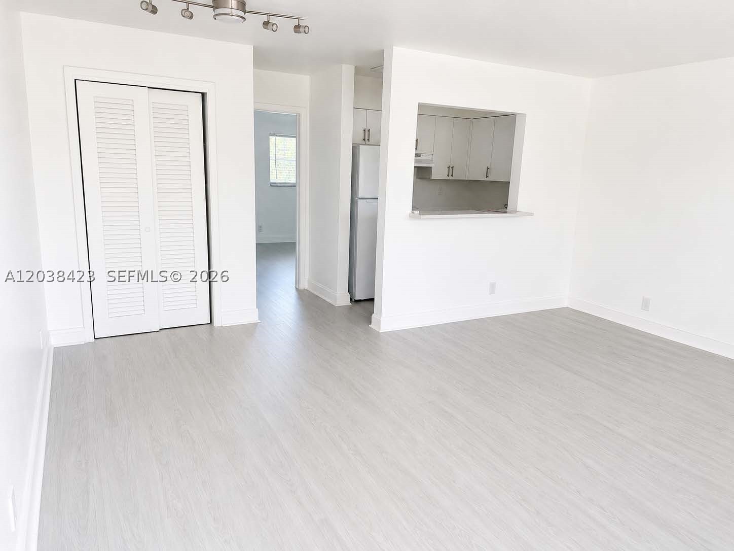 EVERGLADE LAND SALES CO - Residential Lease