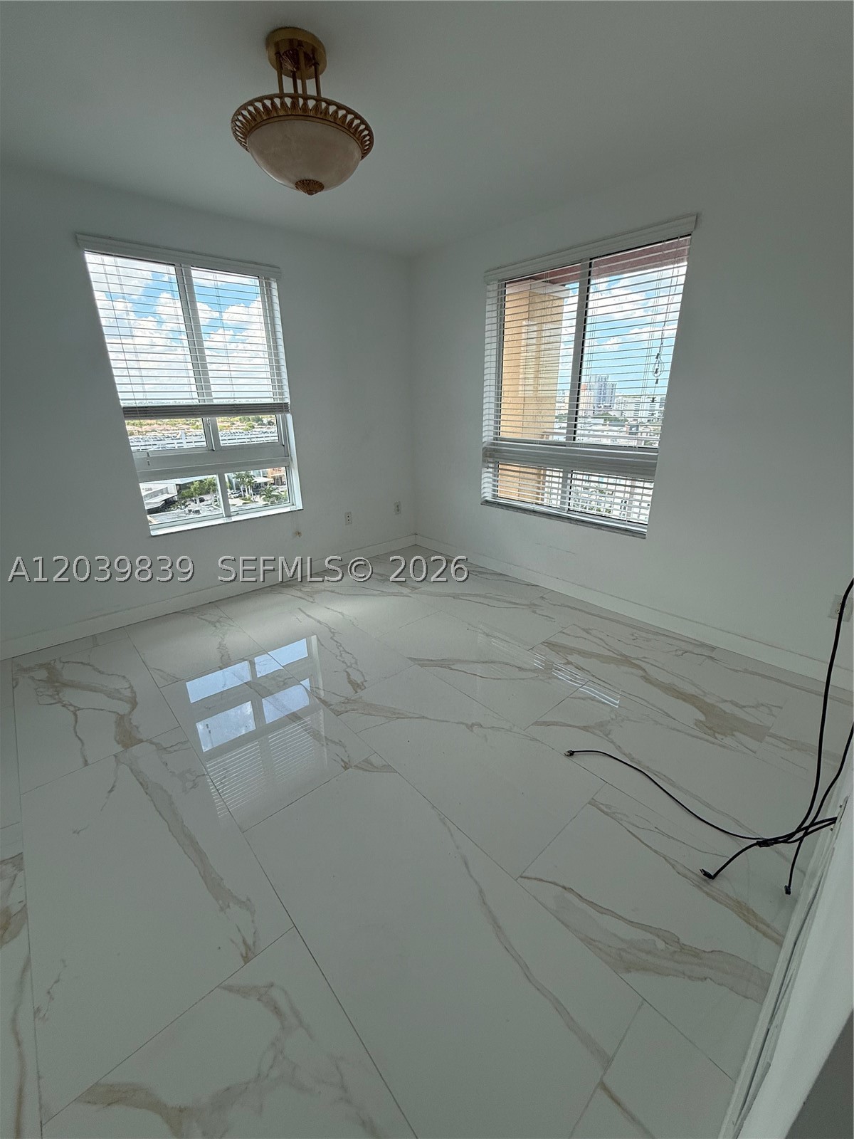 TOSCANO CONDO - Residential