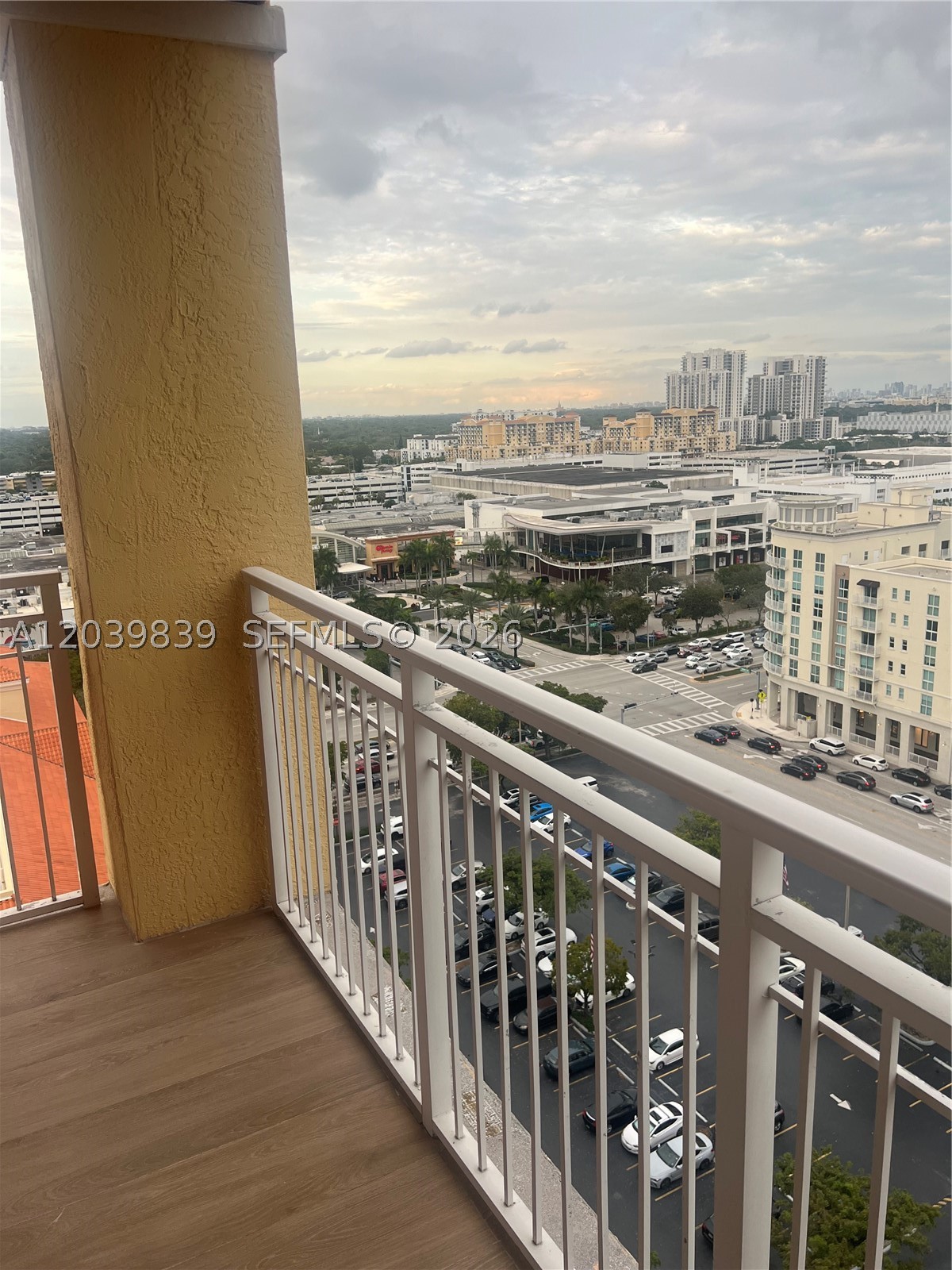 TOSCANO CONDO - Residential