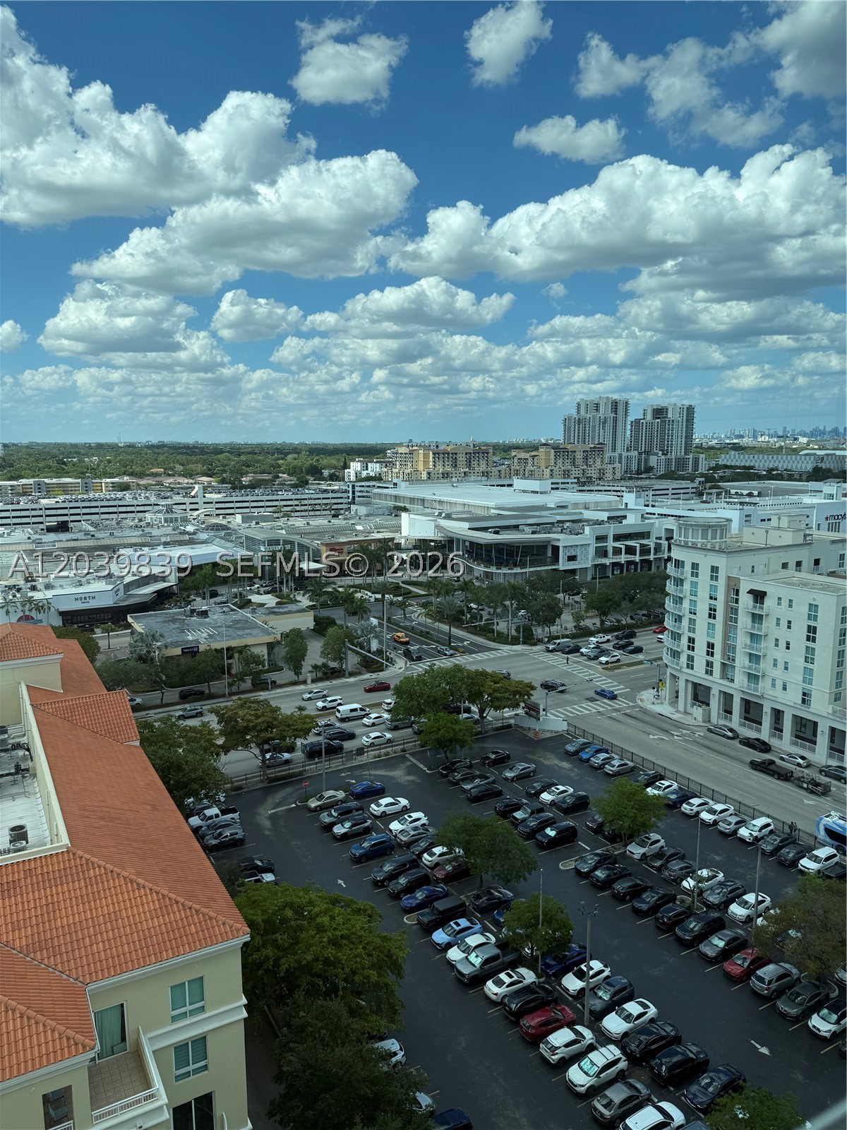 TOSCANO CONDO - Residential