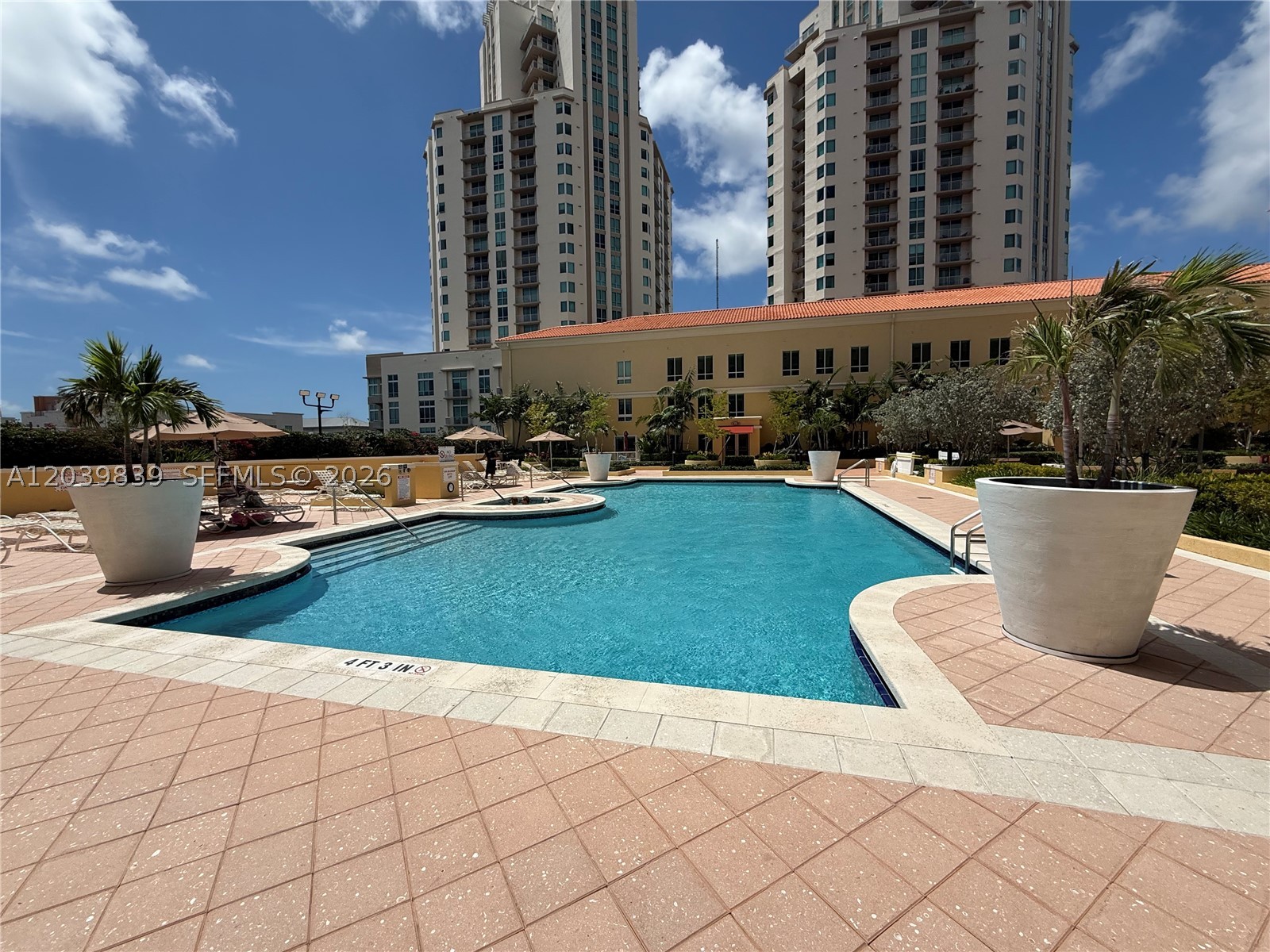 TOSCANO CONDO - Residential