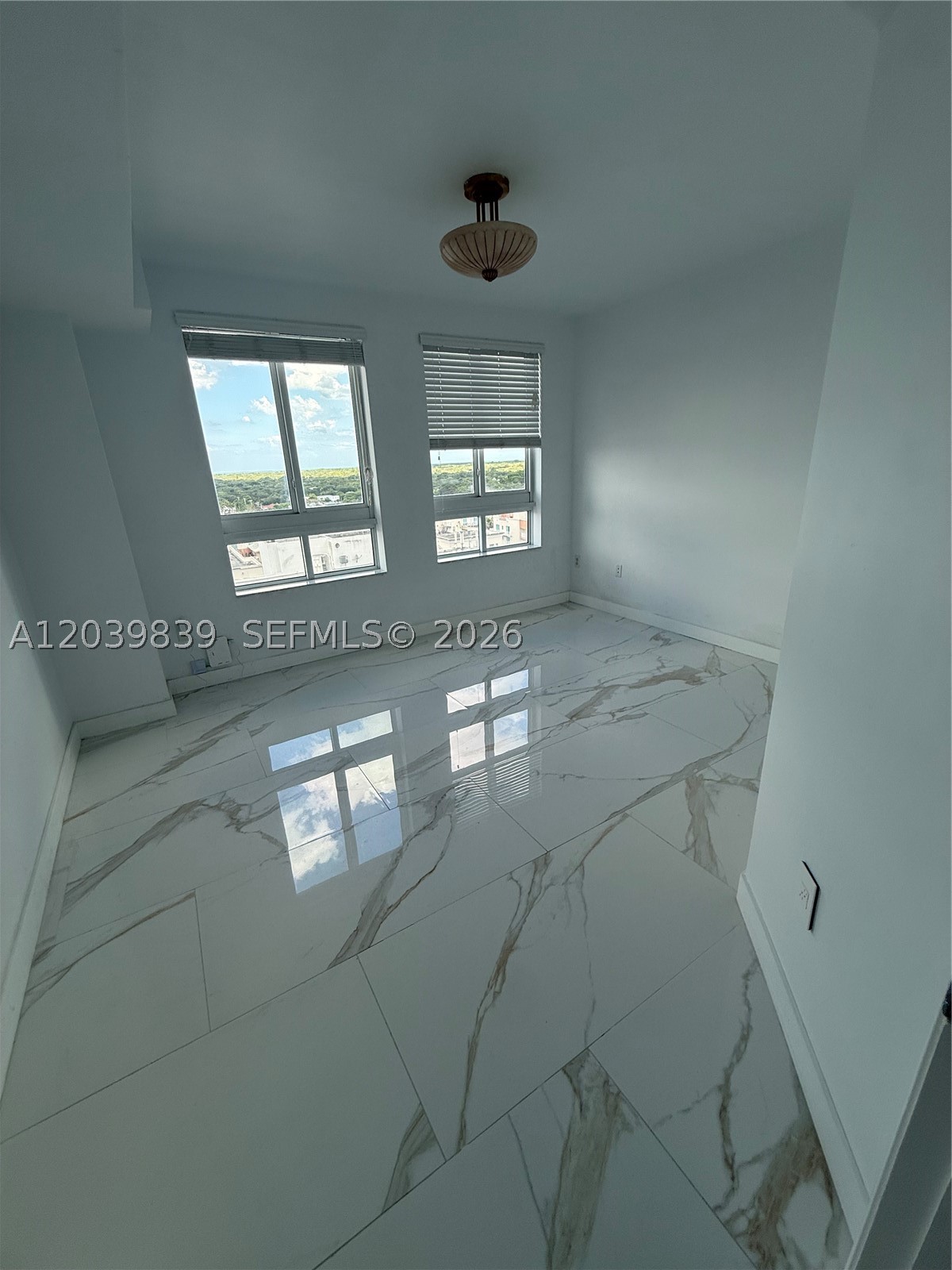 TOSCANO CONDO - Residential