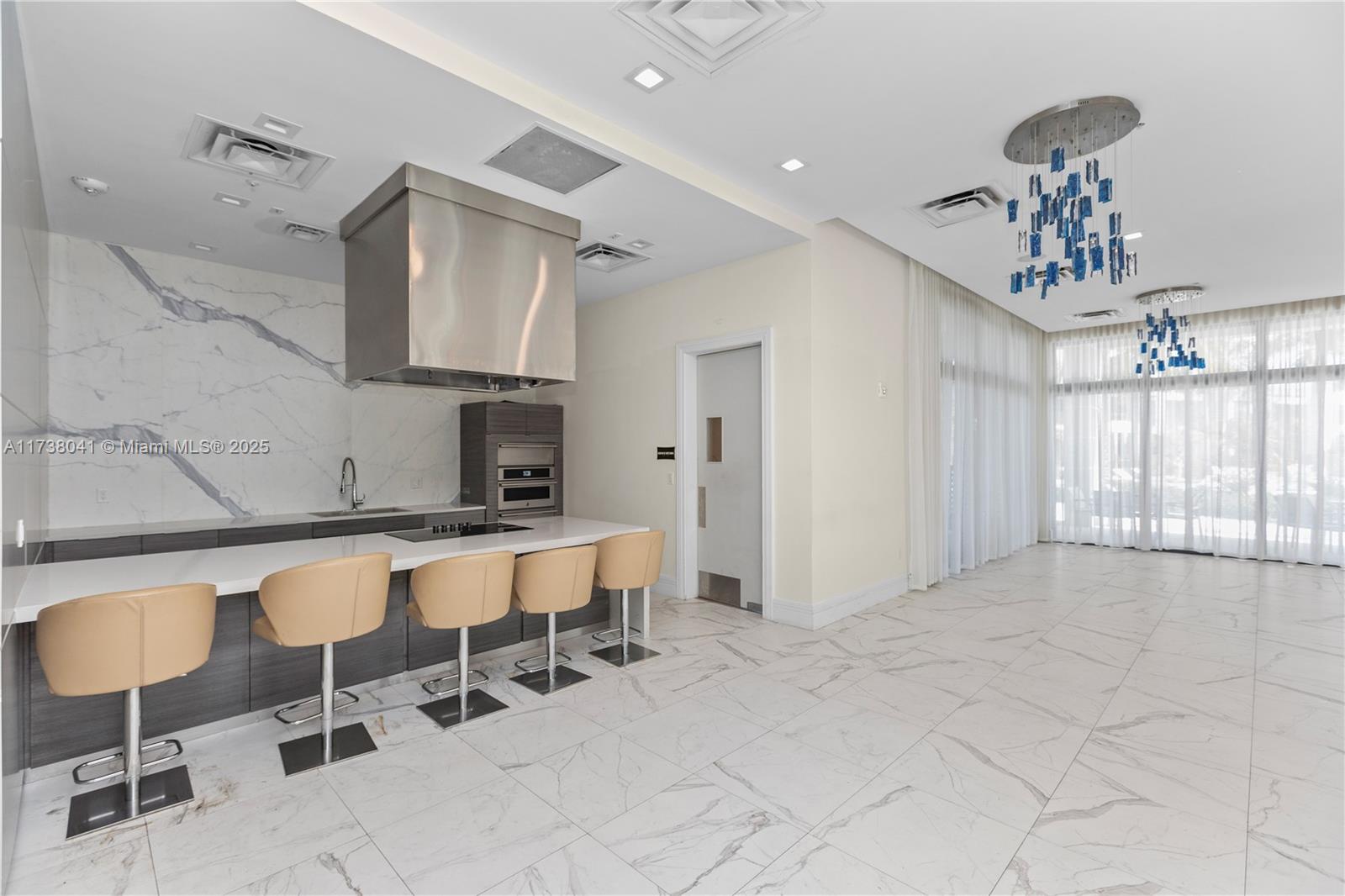 DOWNTOWN DORAL SOUTH PHAS - Residential