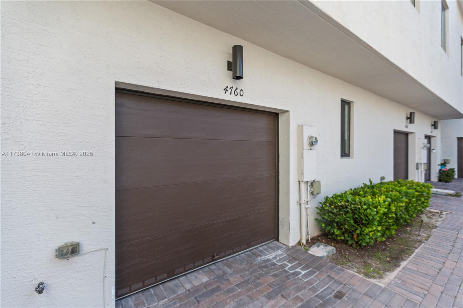 DOWNTOWN DORAL SOUTH PHAS - Residential
