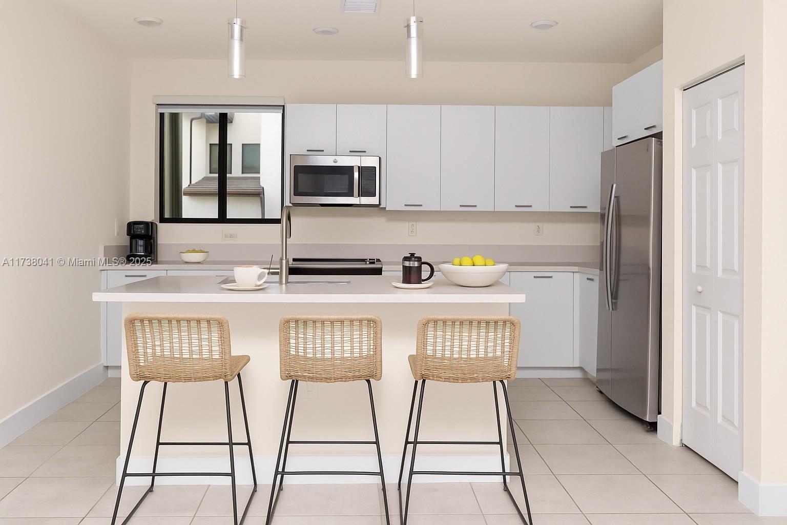 DOWNTOWN DORAL SOUTH PHAS - Residential