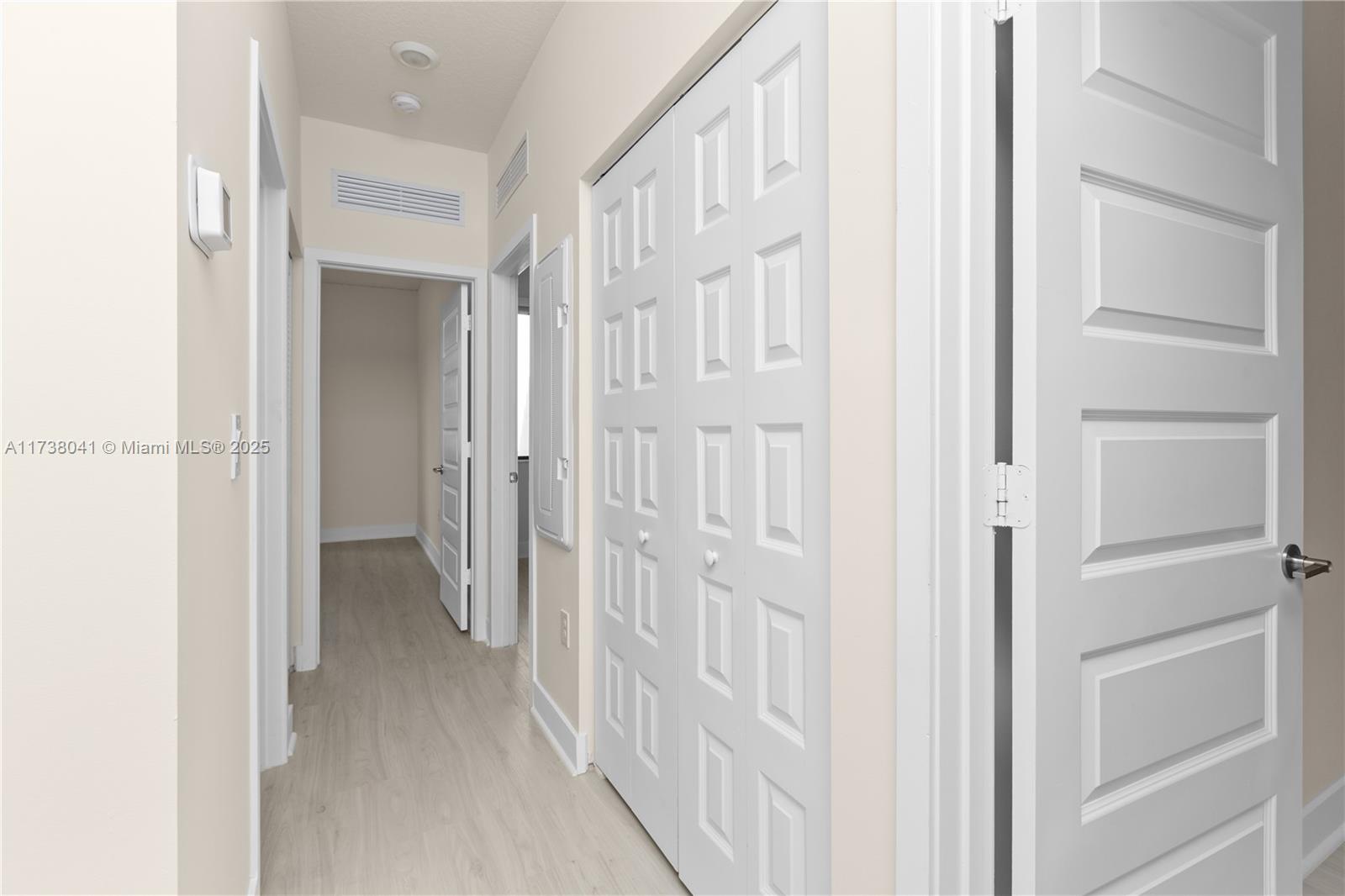 DOWNTOWN DORAL SOUTH PHAS - Residential
