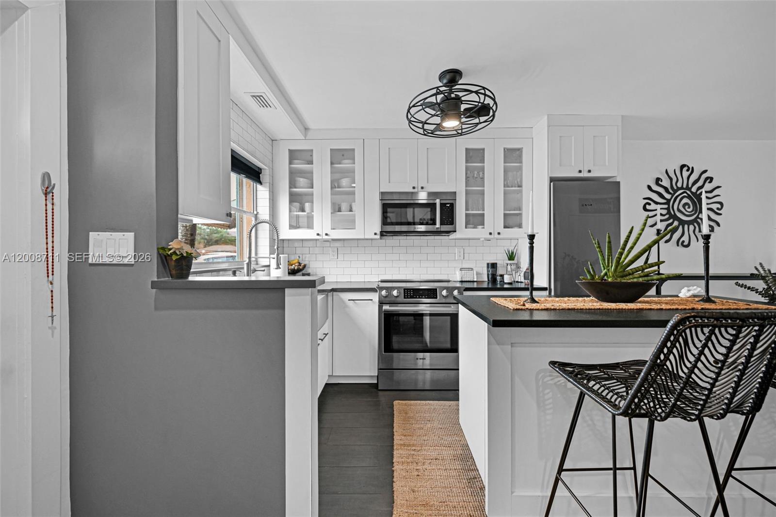 TOWNHOUSE EAST 1 CONDO - Residential