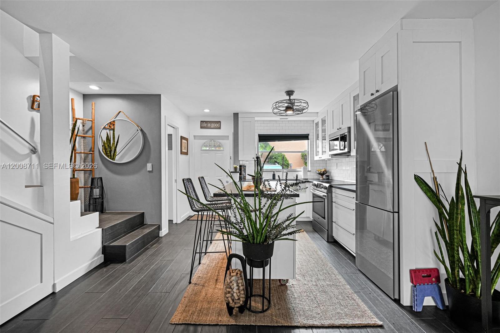 TOWNHOUSE EAST 1 CONDO - Residential