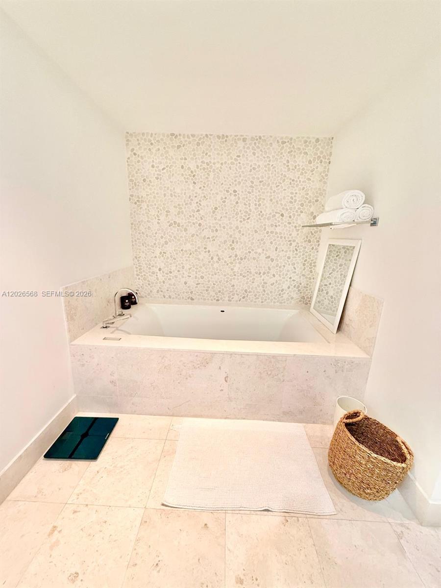 JADE OCEAN CONDO - Residential