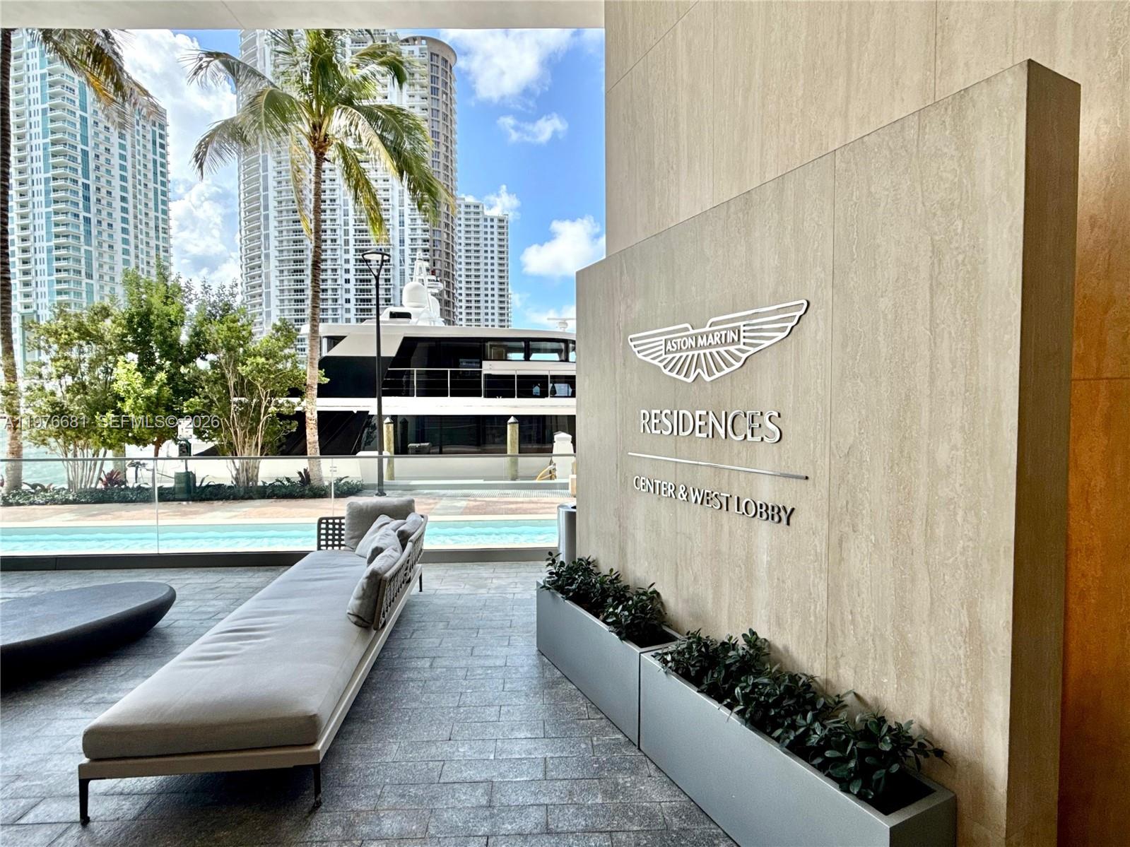 DUPONT PLAZA - Residential