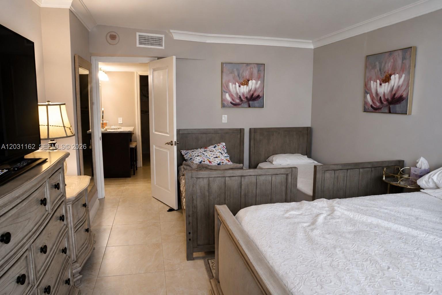 SOUTHPOINT CONDO - Residential Lease