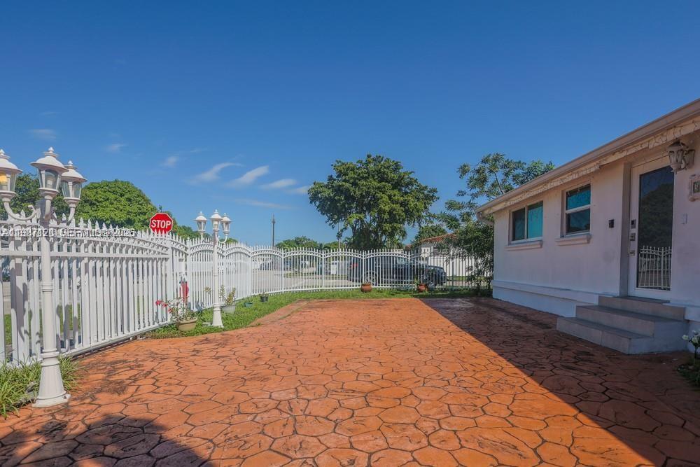 BRADLEY HEIGHTS - Residential