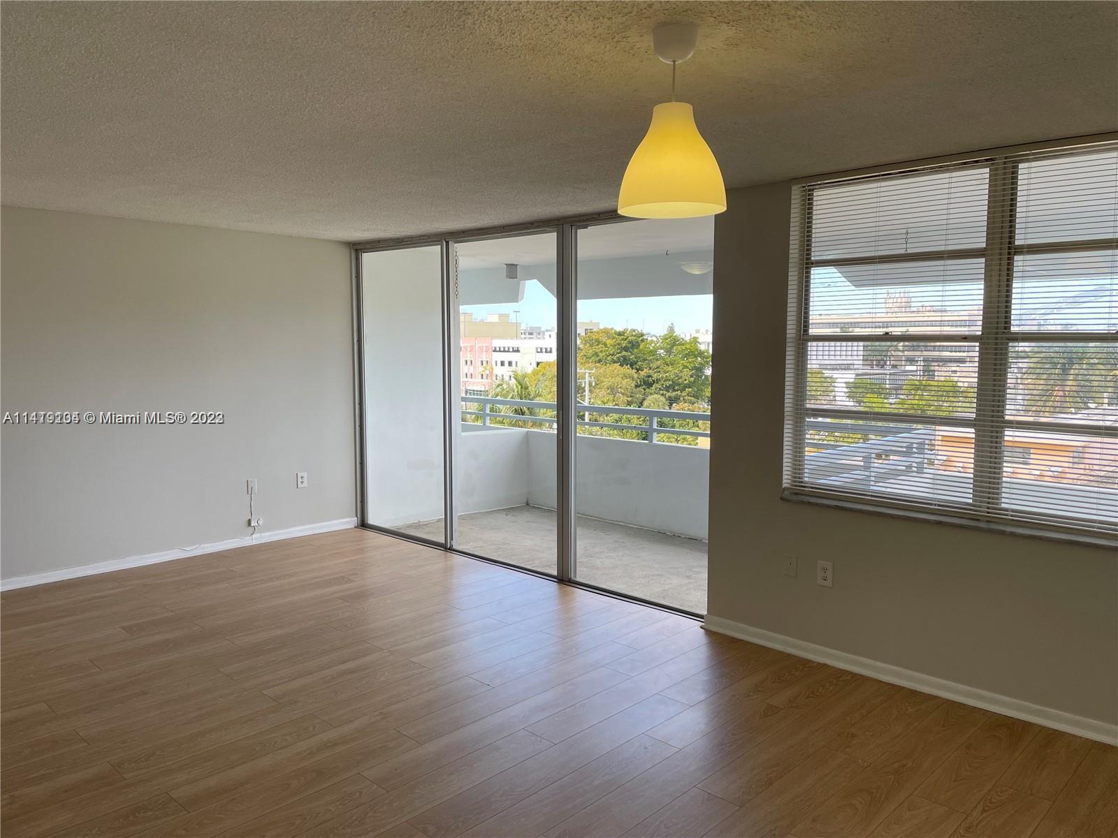 THE VINTAGE CONDO - Residential Lease