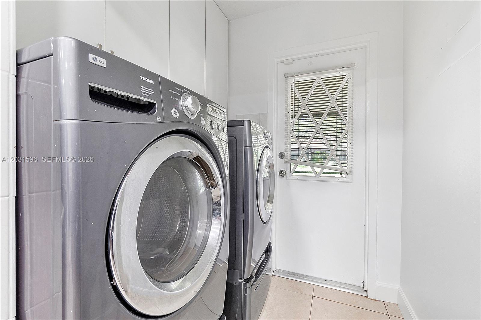 TOWNHOUSE VILLAGE AT BONAV - Residential Lease
