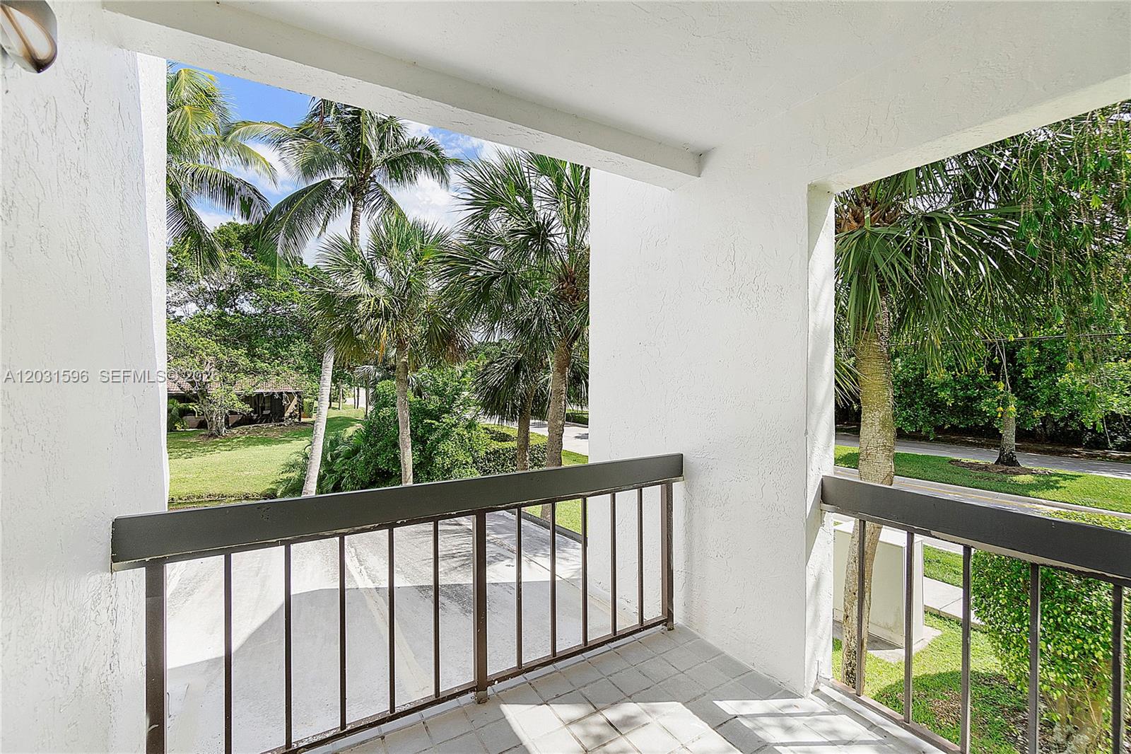 TOWNHOUSE VILLAGE AT BONAV - Residential Lease