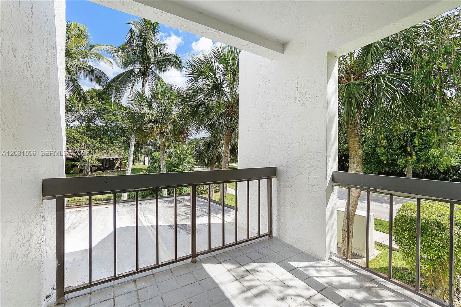 TOWNHOUSE VILLAGE AT BONAV - Residential Lease