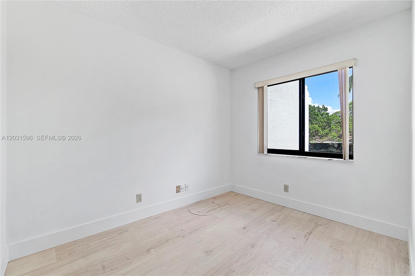 TOWNHOUSE VILLAGE AT BONAV - Residential Lease