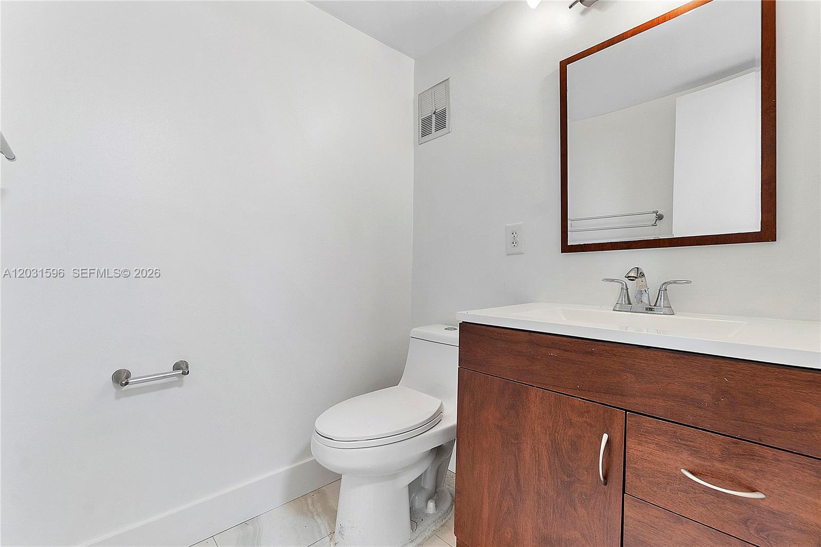 TOWNHOUSE VILLAGE AT BONAV - Residential Lease