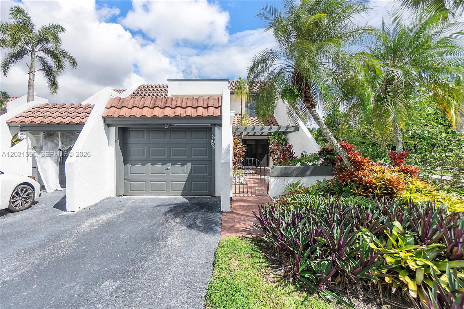 TOWNHOUSE VILLAGE AT BONAV - Residential Lease