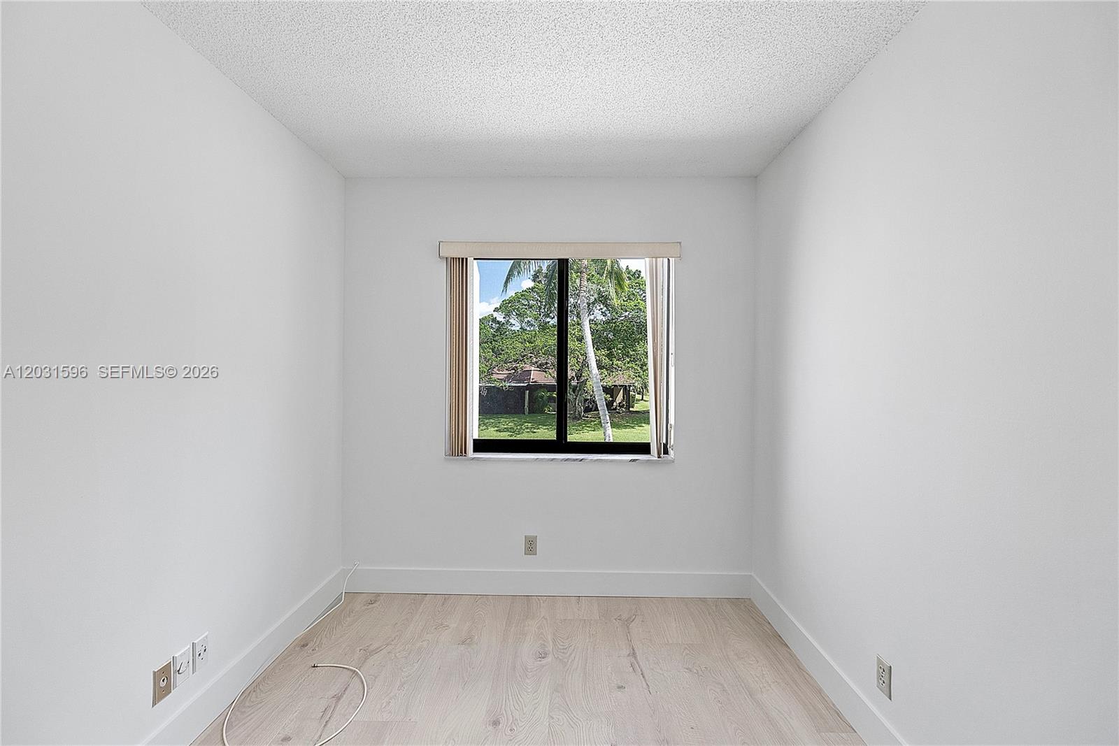 TOWNHOUSE VILLAGE AT BONAV - Residential Lease