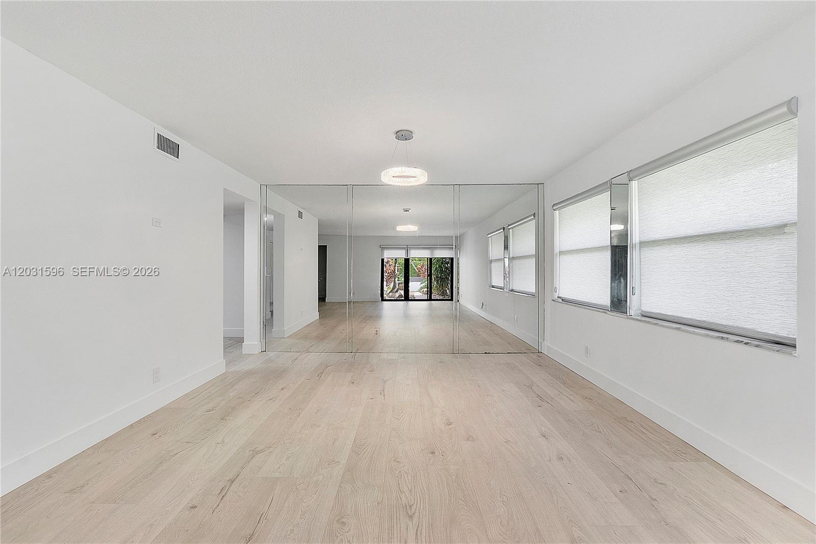TOWNHOUSE VILLAGE AT BONAV - Residential Lease