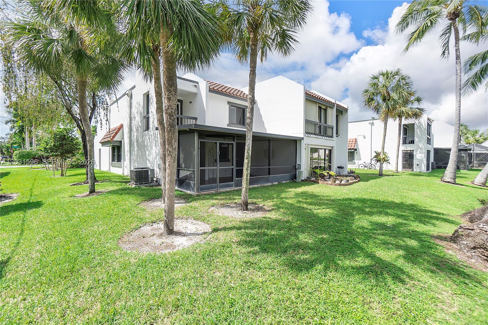 TOWNHOUSE VILLAGE AT BONAV - Residential Lease