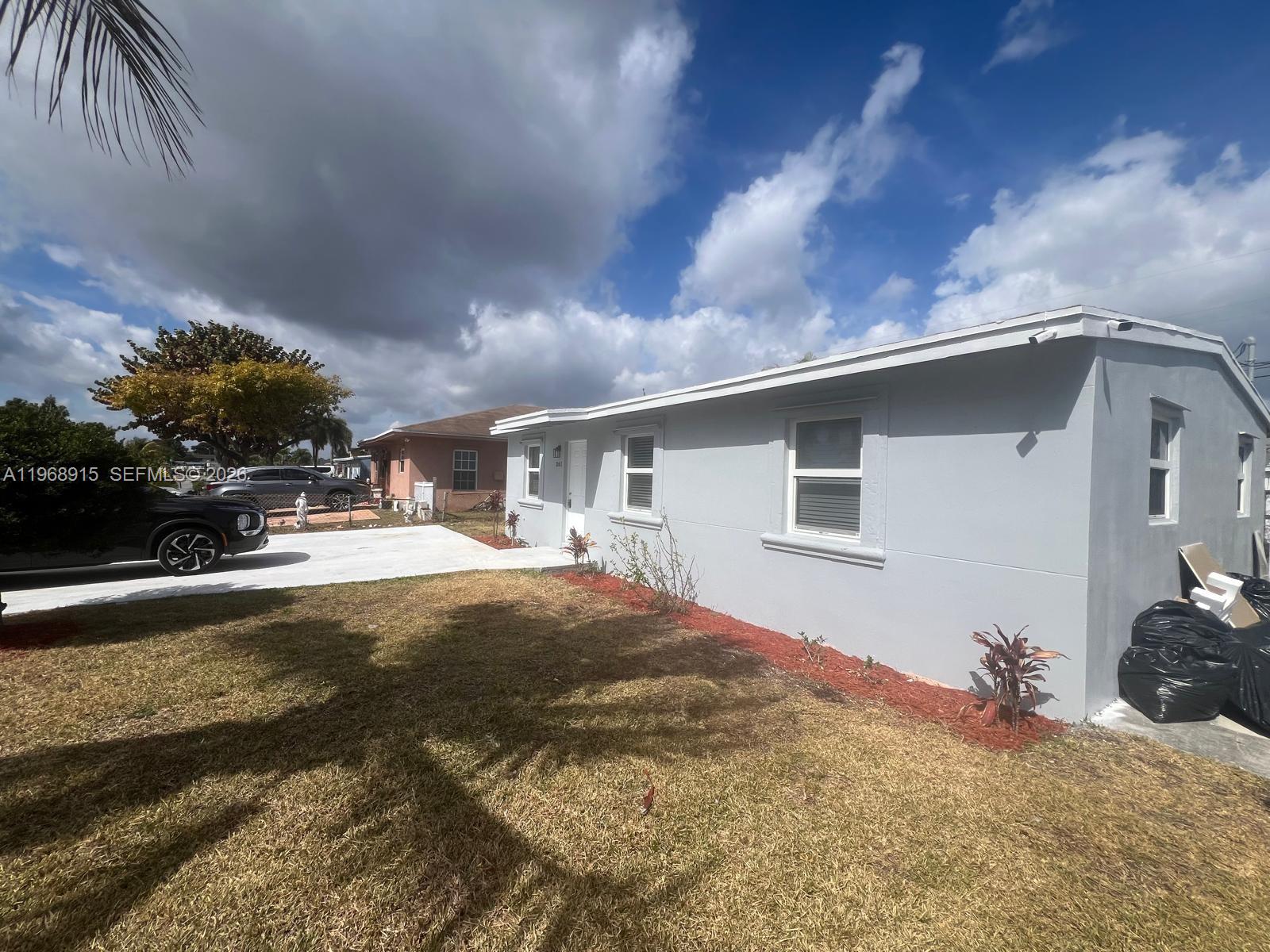 SANDERS PARK - Residential