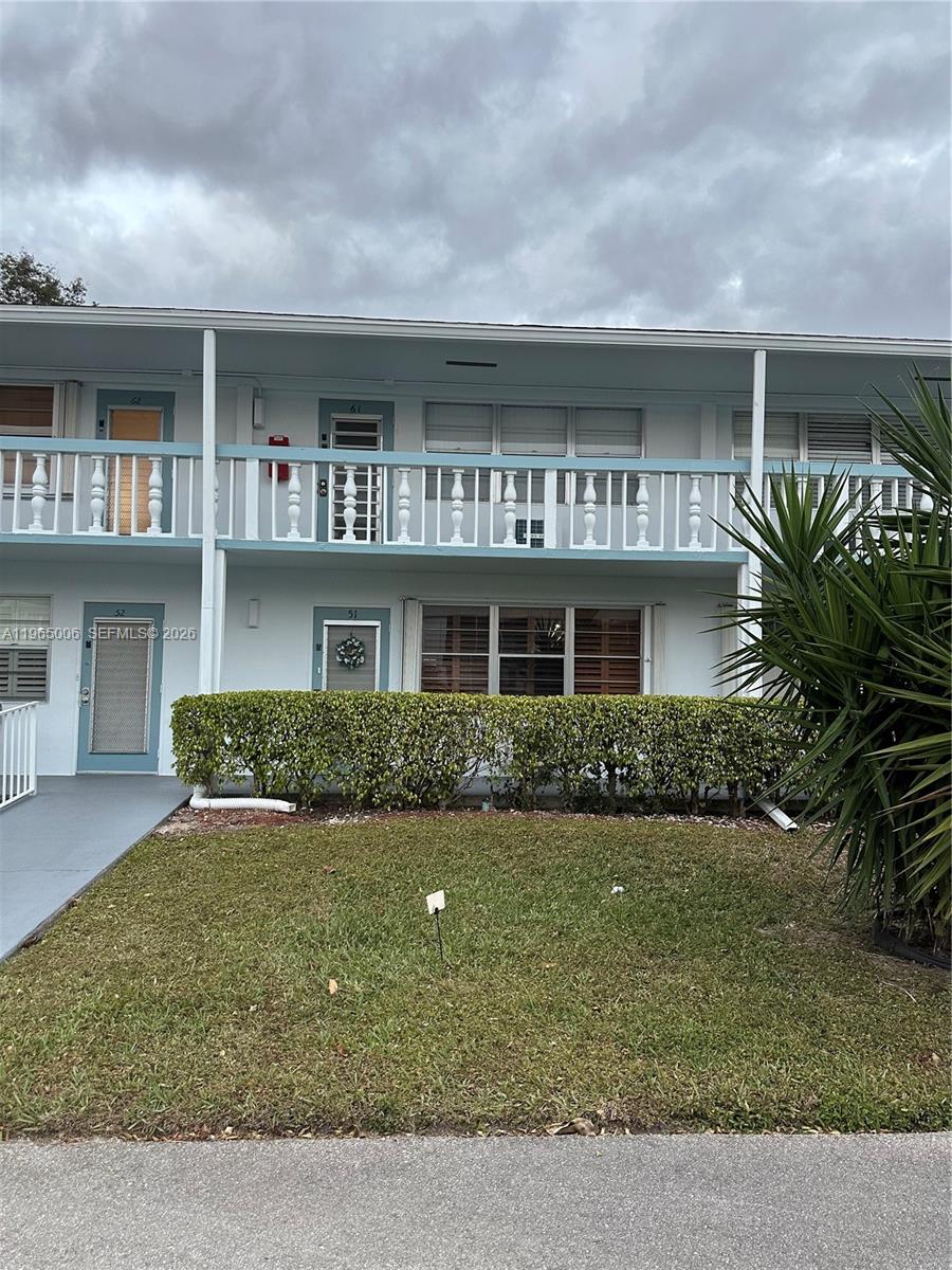 Come see this condo located in Century Village's 55 + gated community. First floor unit, featuring one large bedroom and bathroom, along with a guest bathroom and enclosed porch. Resort-style amenities include: Pools, fitness center, clubhouse, transportation, tennis and pickleball. 24 hour gated security.