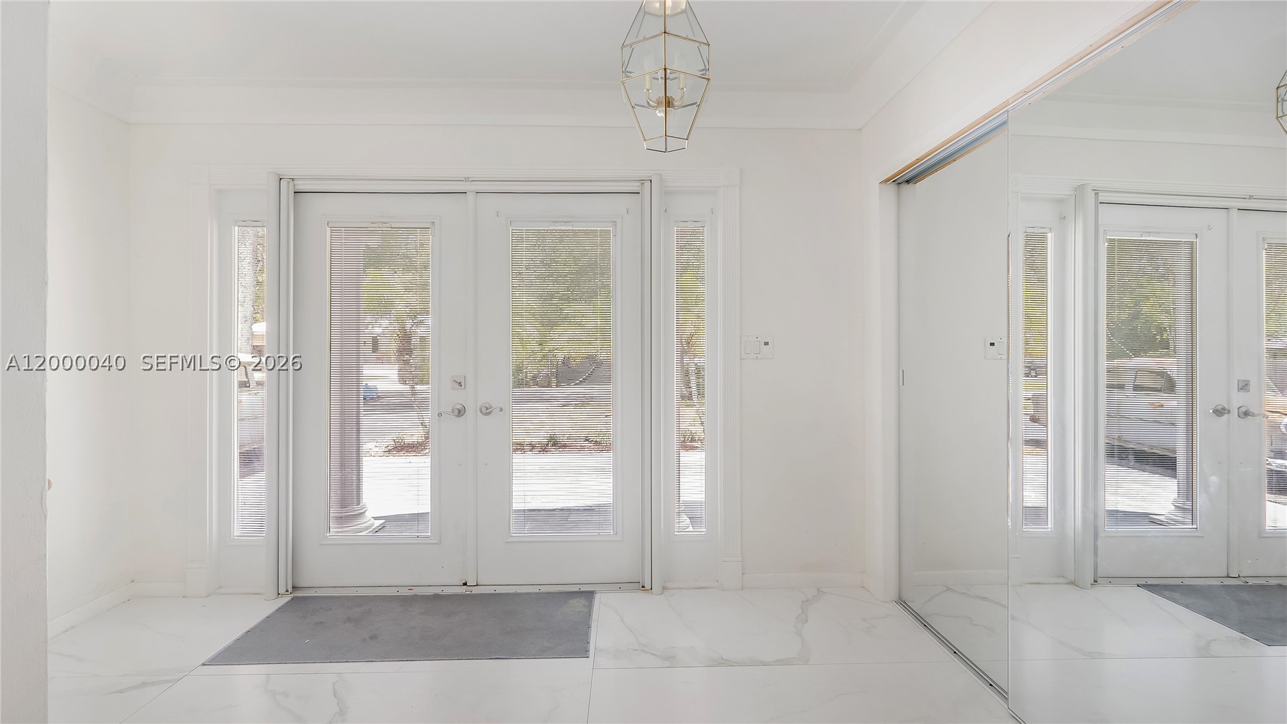 COUNTRY CLUB ESTATES UNIT - Residential