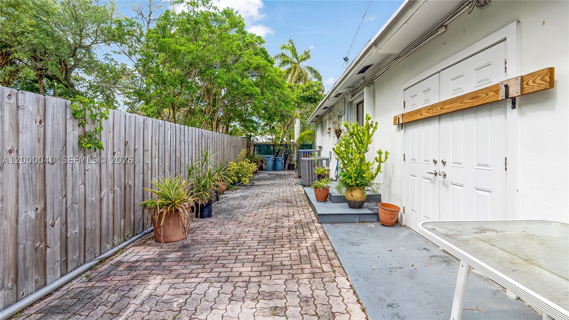COUNTRY CLUB ESTATES UNIT - Residential