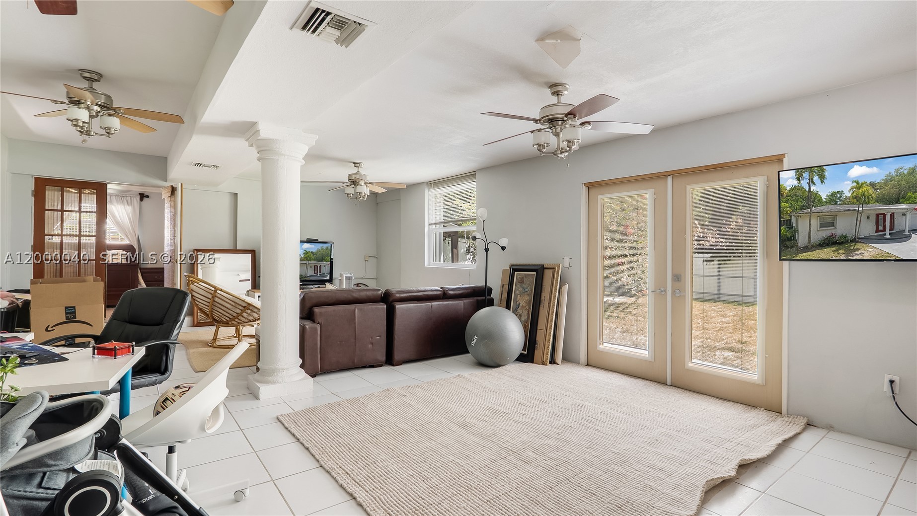 COUNTRY CLUB ESTATES UNIT - Residential