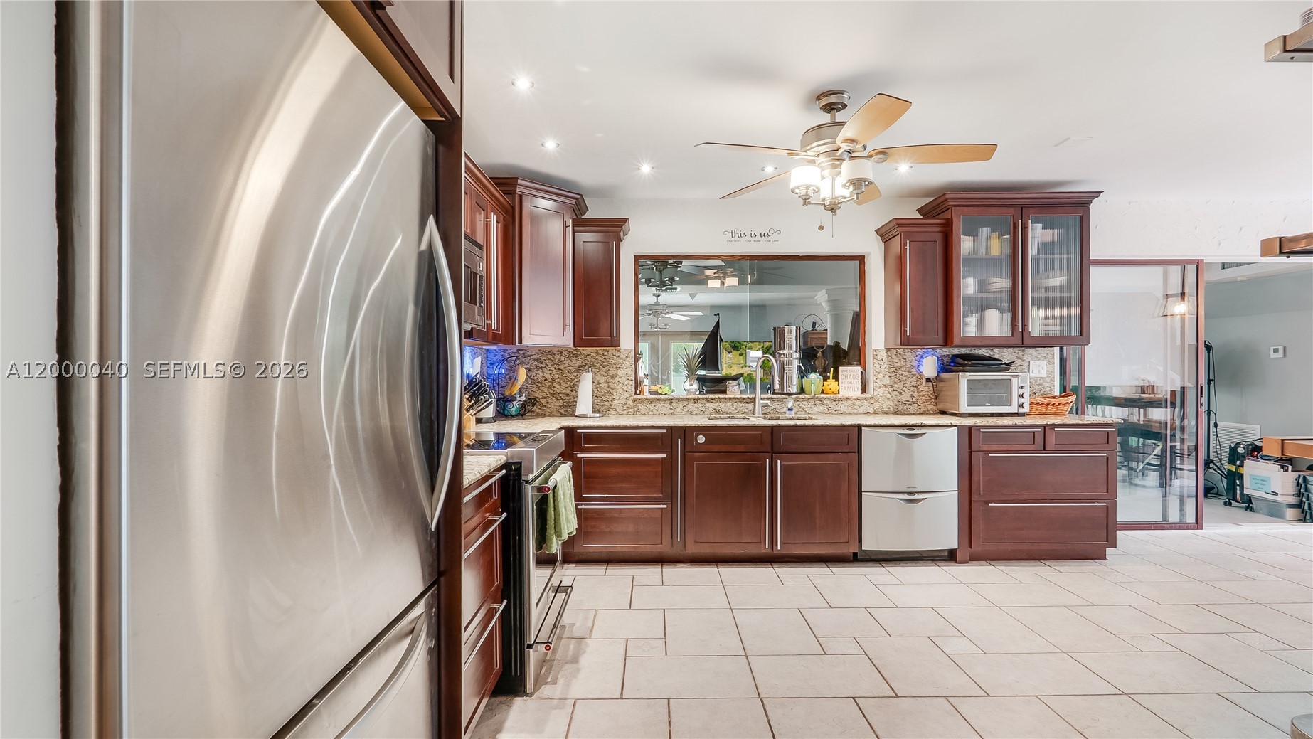 COUNTRY CLUB ESTATES UNIT - Residential