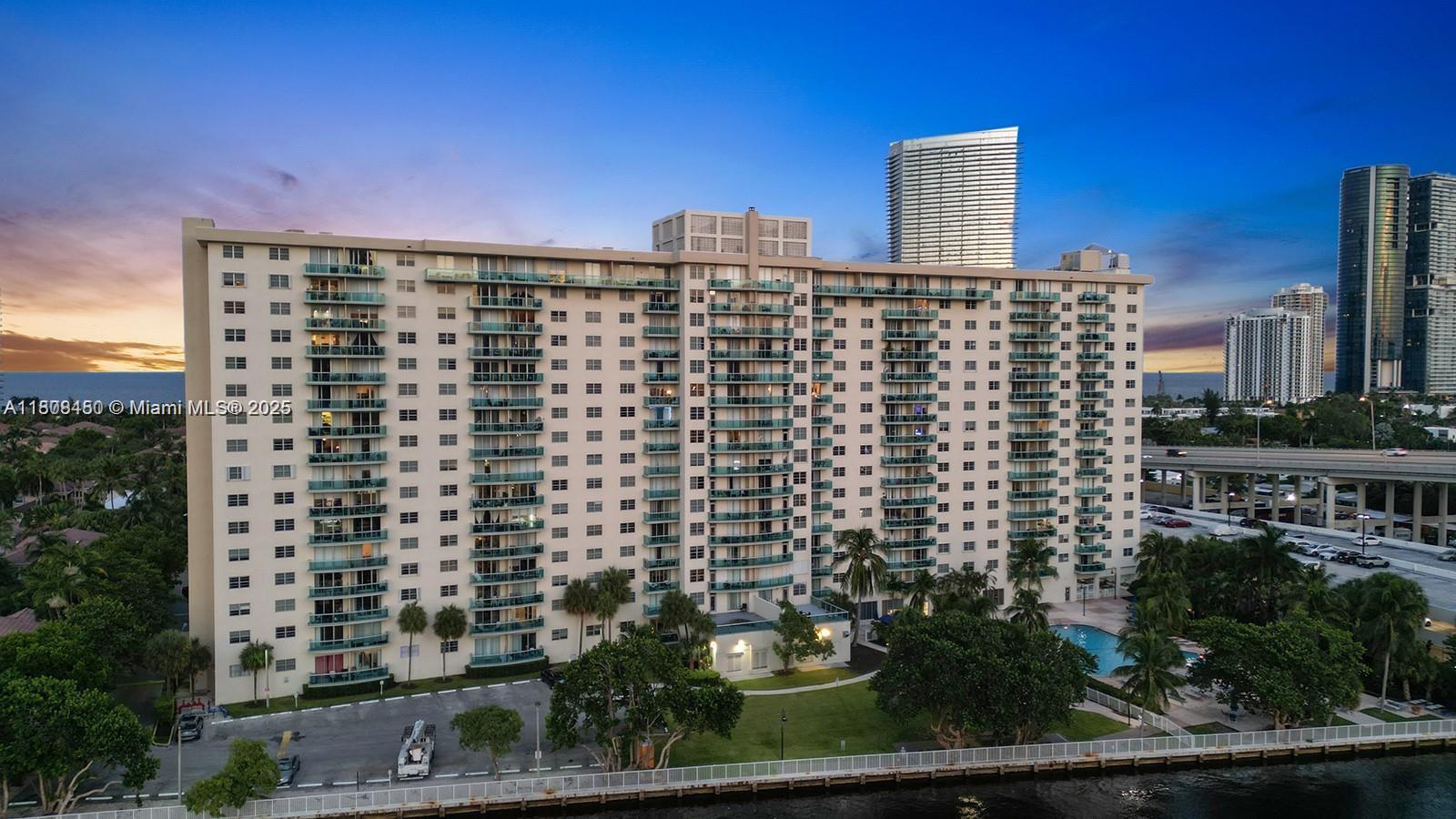 OCEANVIEW BUILDING A COND - Residential