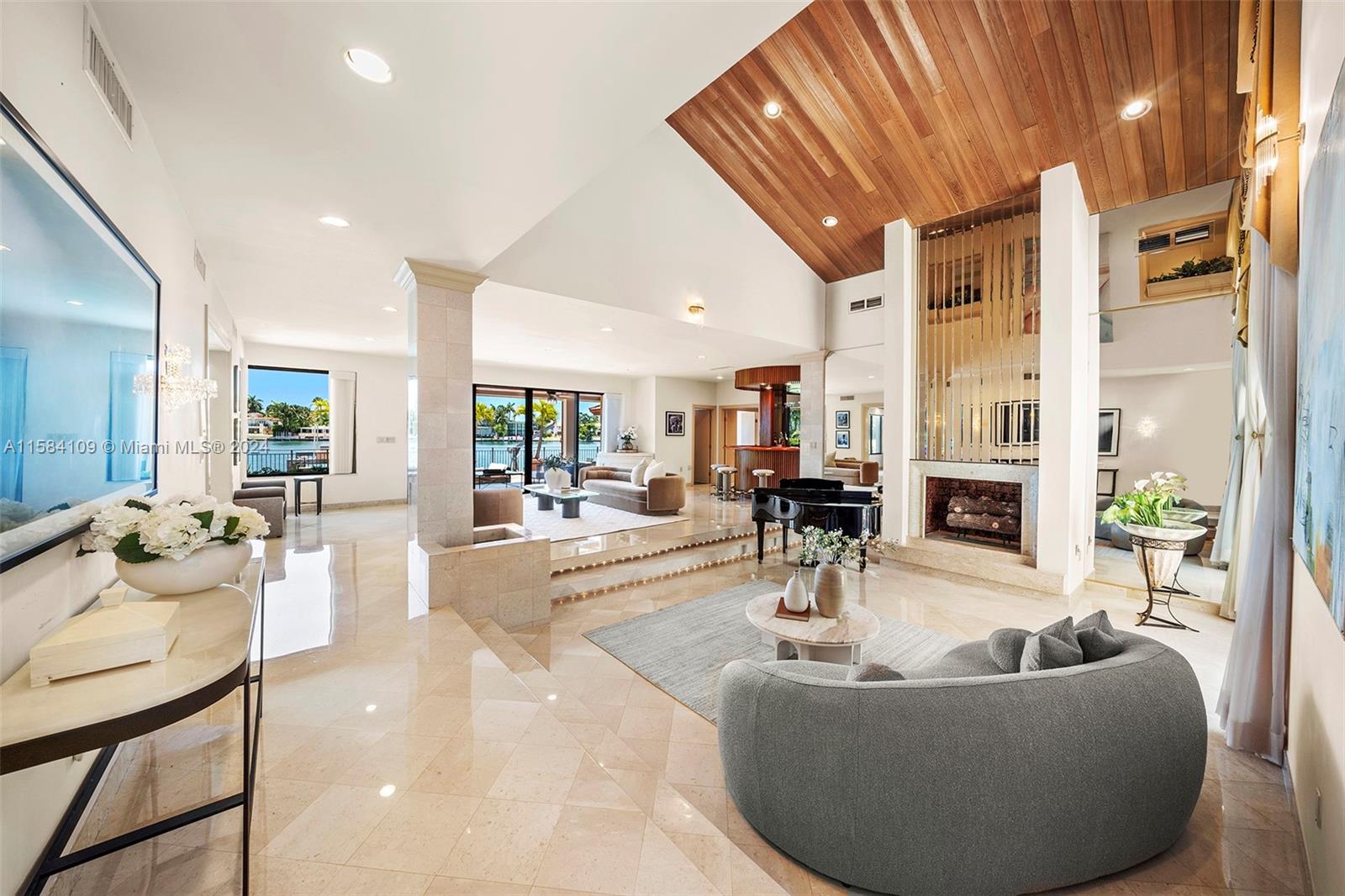 SAN MARINO ISLAND - Residential