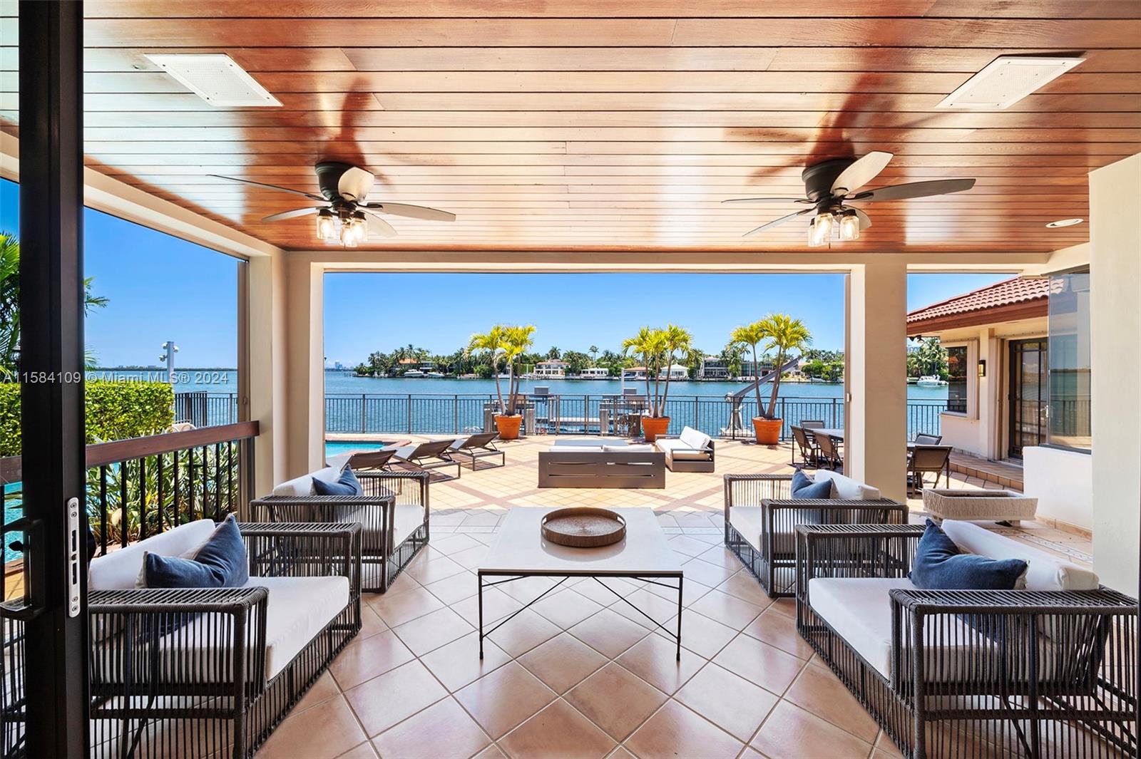 SAN MARINO ISLAND - Residential