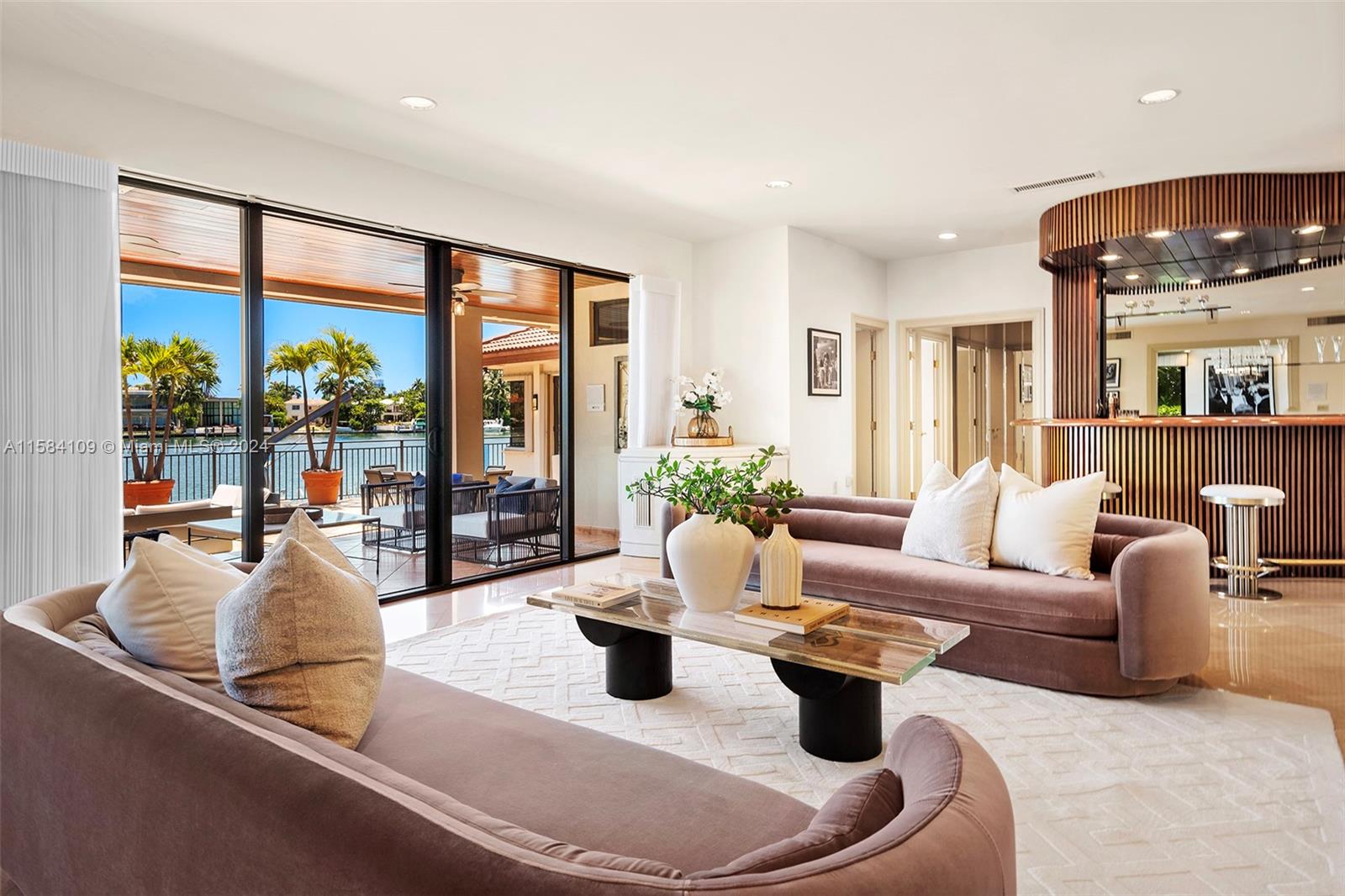 SAN MARINO ISLAND - Residential