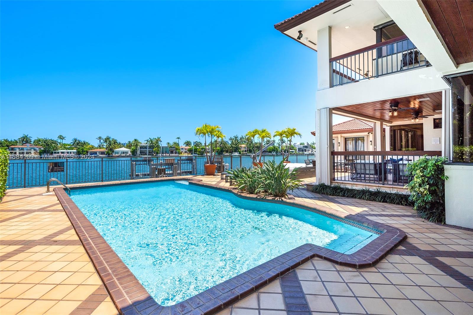 SAN MARINO ISLAND - Residential