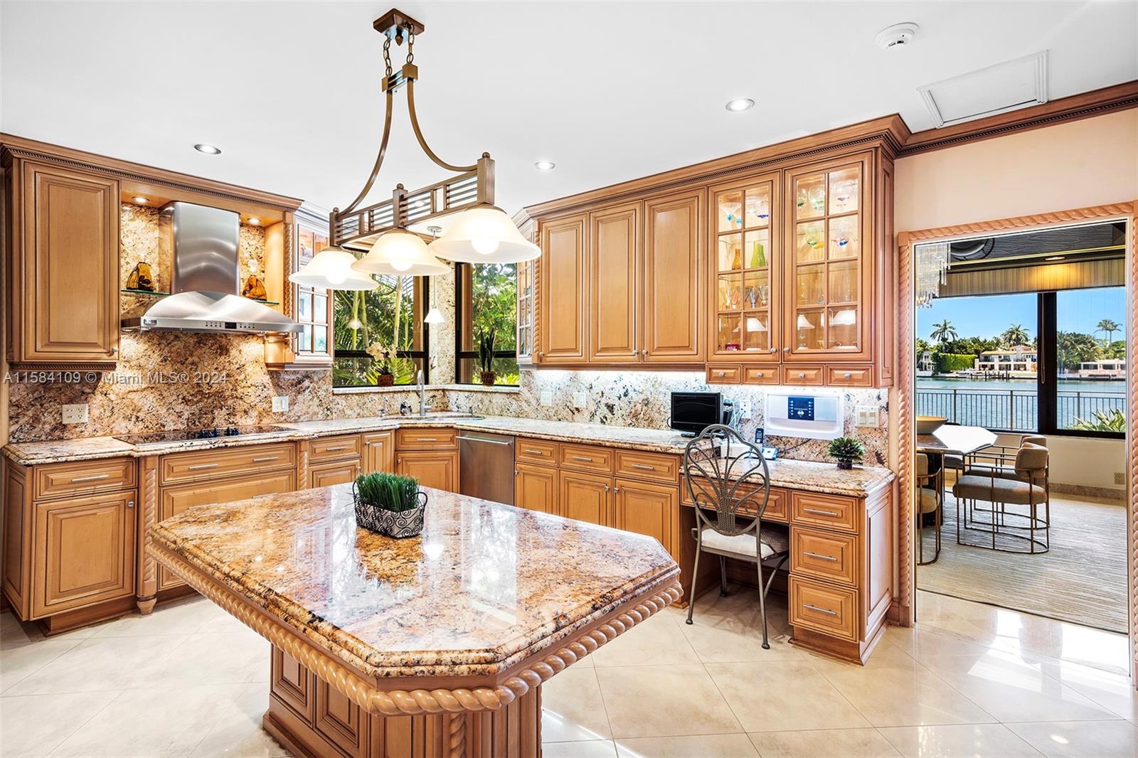 SAN MARINO ISLAND - Residential