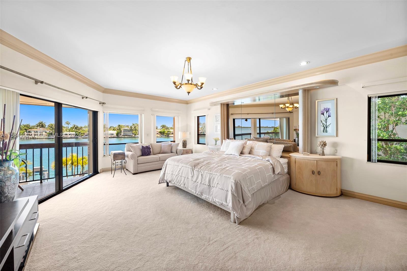 SAN MARINO ISLAND - Residential