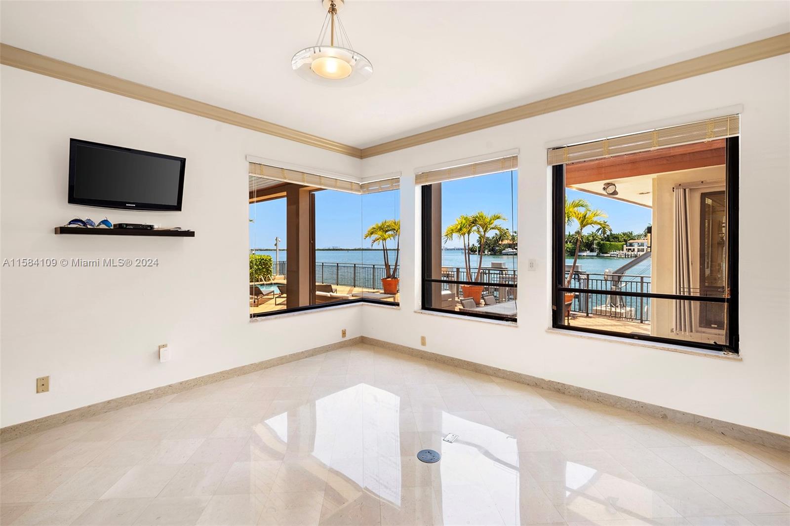 SAN MARINO ISLAND - Residential