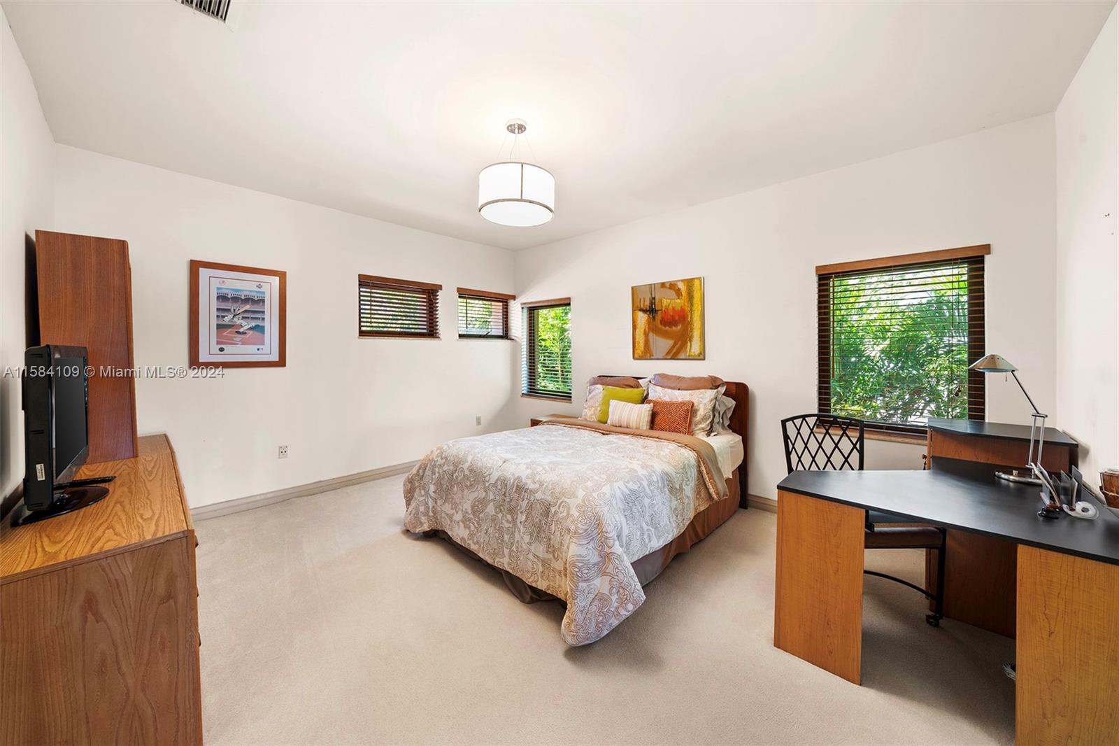 SAN MARINO ISLAND - Residential