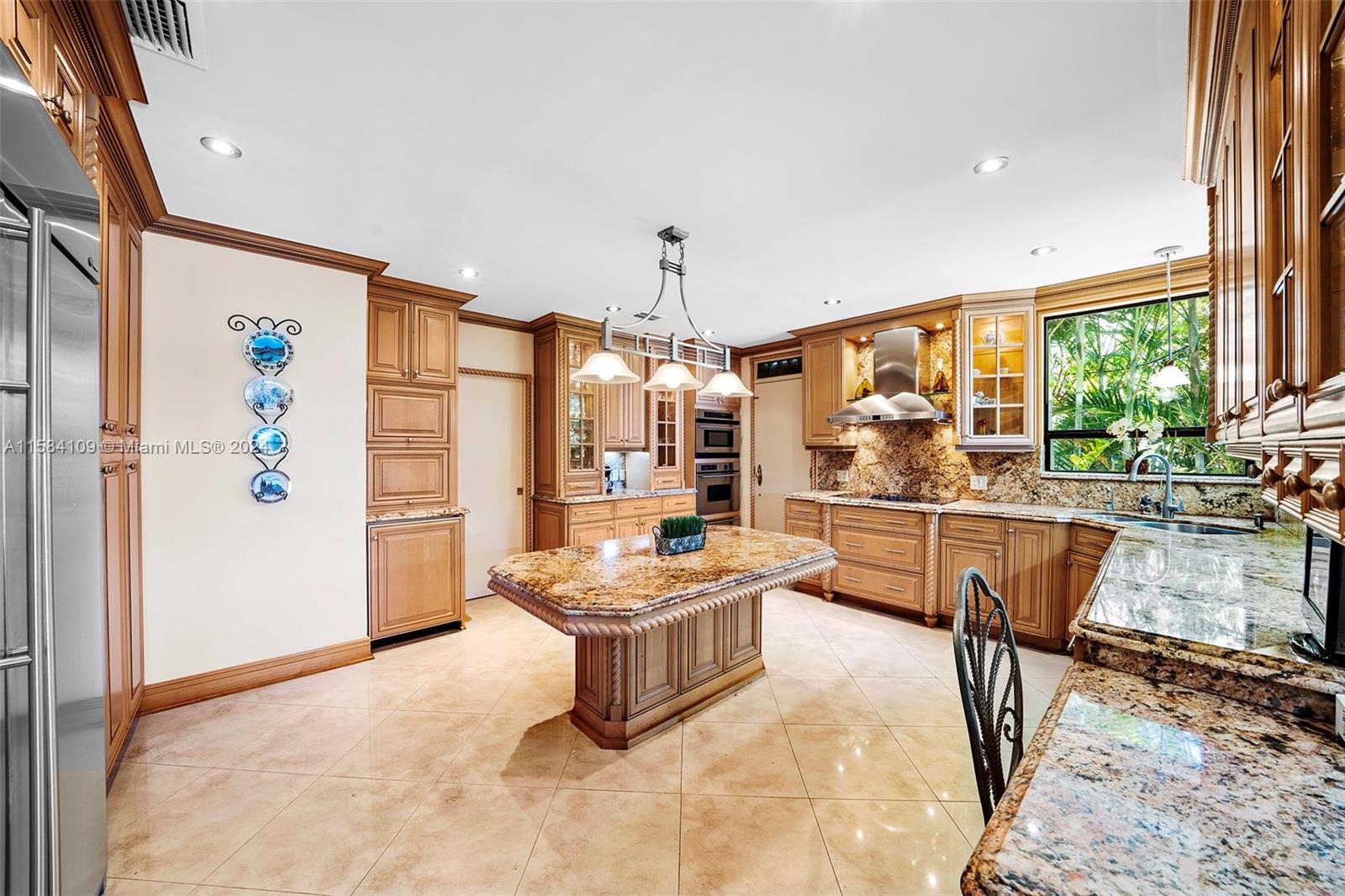 SAN MARINO ISLAND - Residential